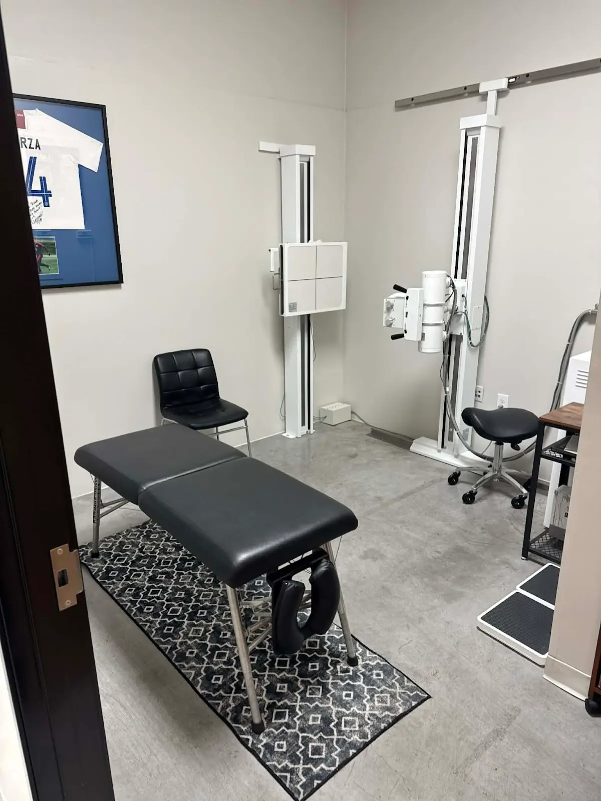 Two Hands Chiropractic — Chiropractic in E Riverside Dr, Austin