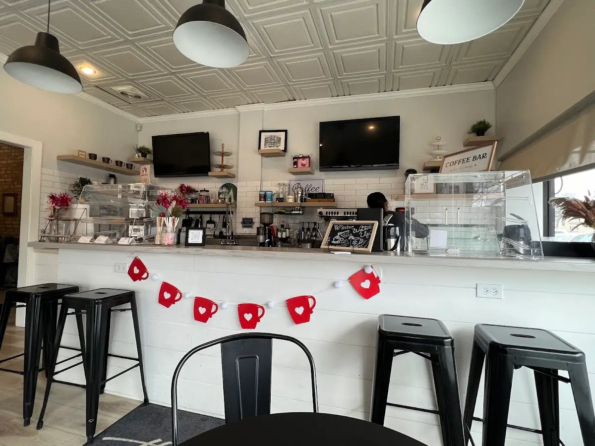 𝐭𝐡𝐞 𝐛𝐚𝐫𝐫𝐞 𝐞𝐩 studio + café — Yoga, Tai Chi & Pilates in Conti Pkwy, Chicago
