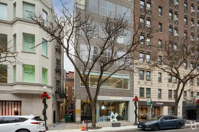Chicago Massage and Spa — Massage Therapy in E Oak St, Chicago