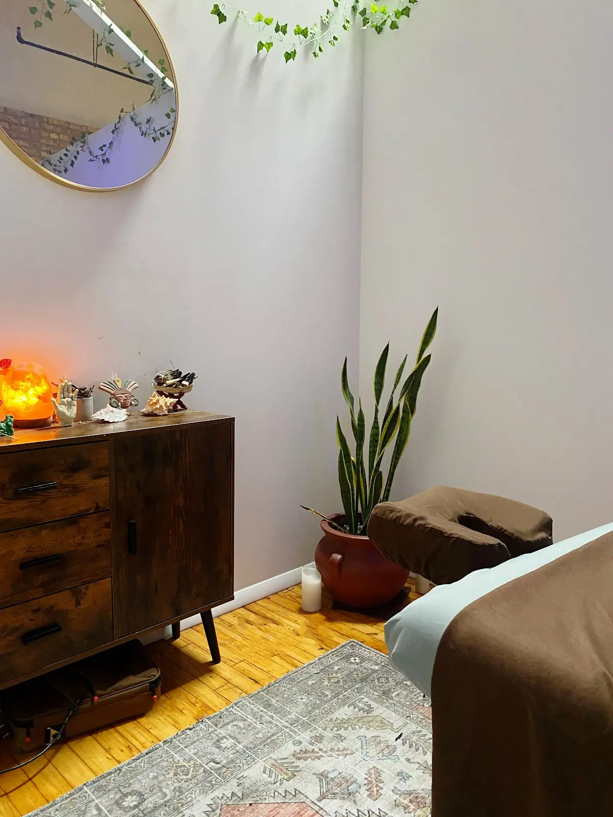 Heal & Flo Massage & Wellness — Massage Therapy in N Ravenswood Ave, Chicago