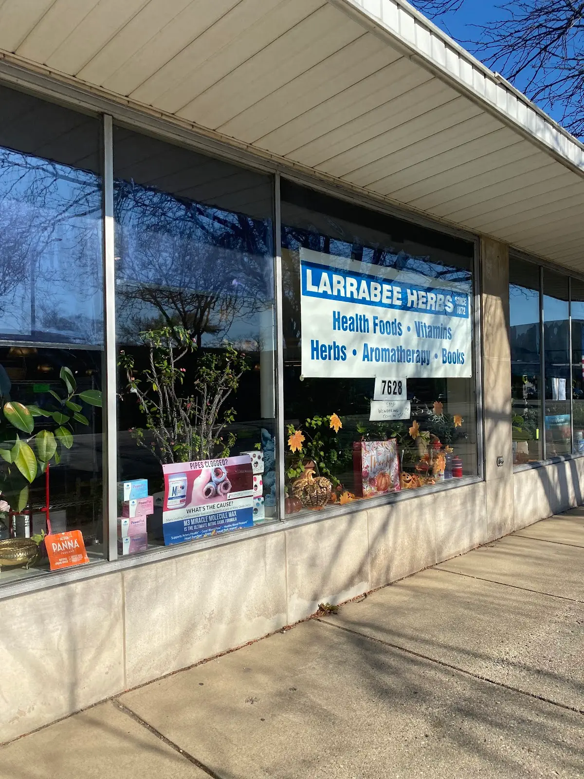 Larrabee Herbs - Nutritionists — Diet & Nutrition in Elmwood Park, Chicago