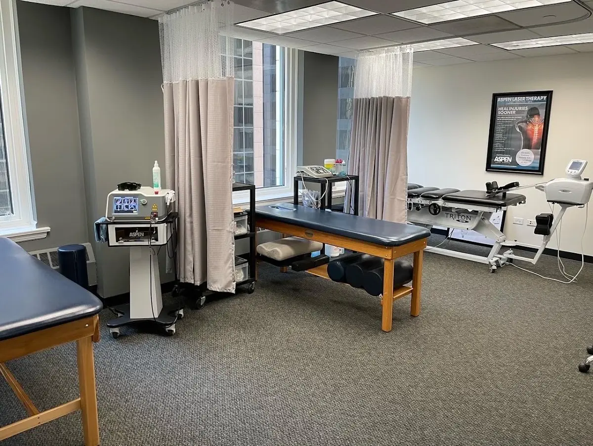 Loop Chiropractic & Sports Injury Center, Ltd. — Massage Therapy in W Madison St #1200, Chicago