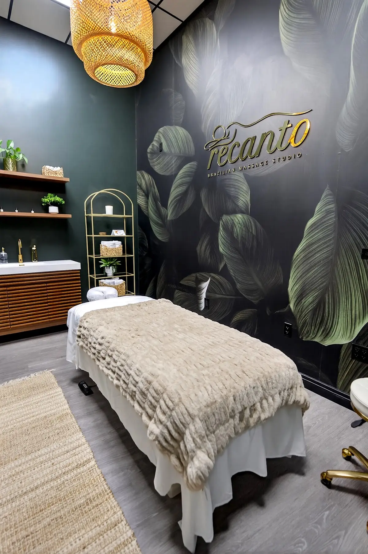 Recanto Brazilian Massage Studio — Massage Therapy in Village Center Dr Unit 112, Chicago
