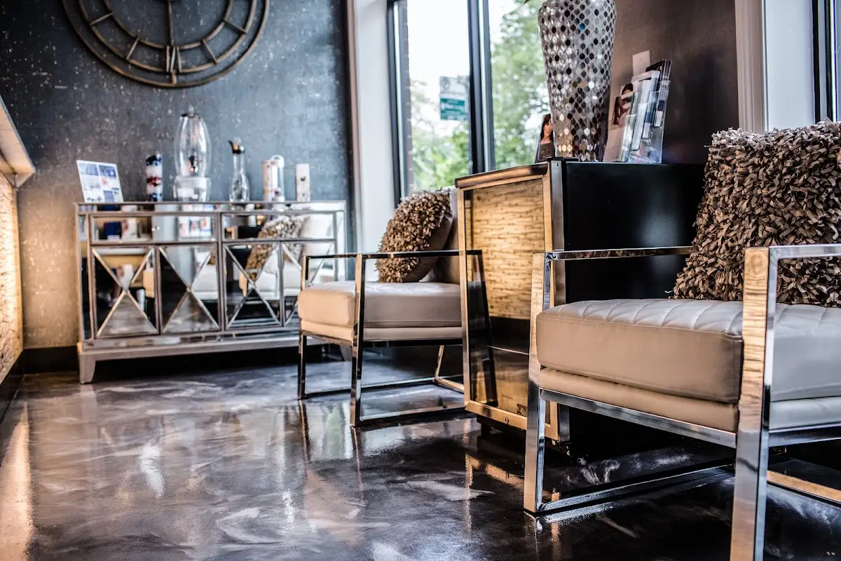 Revive Massage Therapy & Spa — Massage Therapy in N Clark St, Chicago