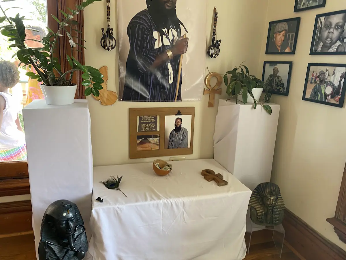 The Earth Center — Reiki & Energy Medicine in S Lake Park Ave, Chicago