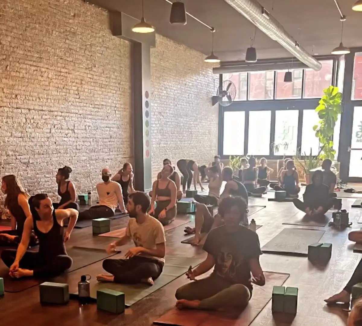 The Lab Yoga Studio — Yoga, Tai Chi & Pilates in W Grand Ave, Chicago