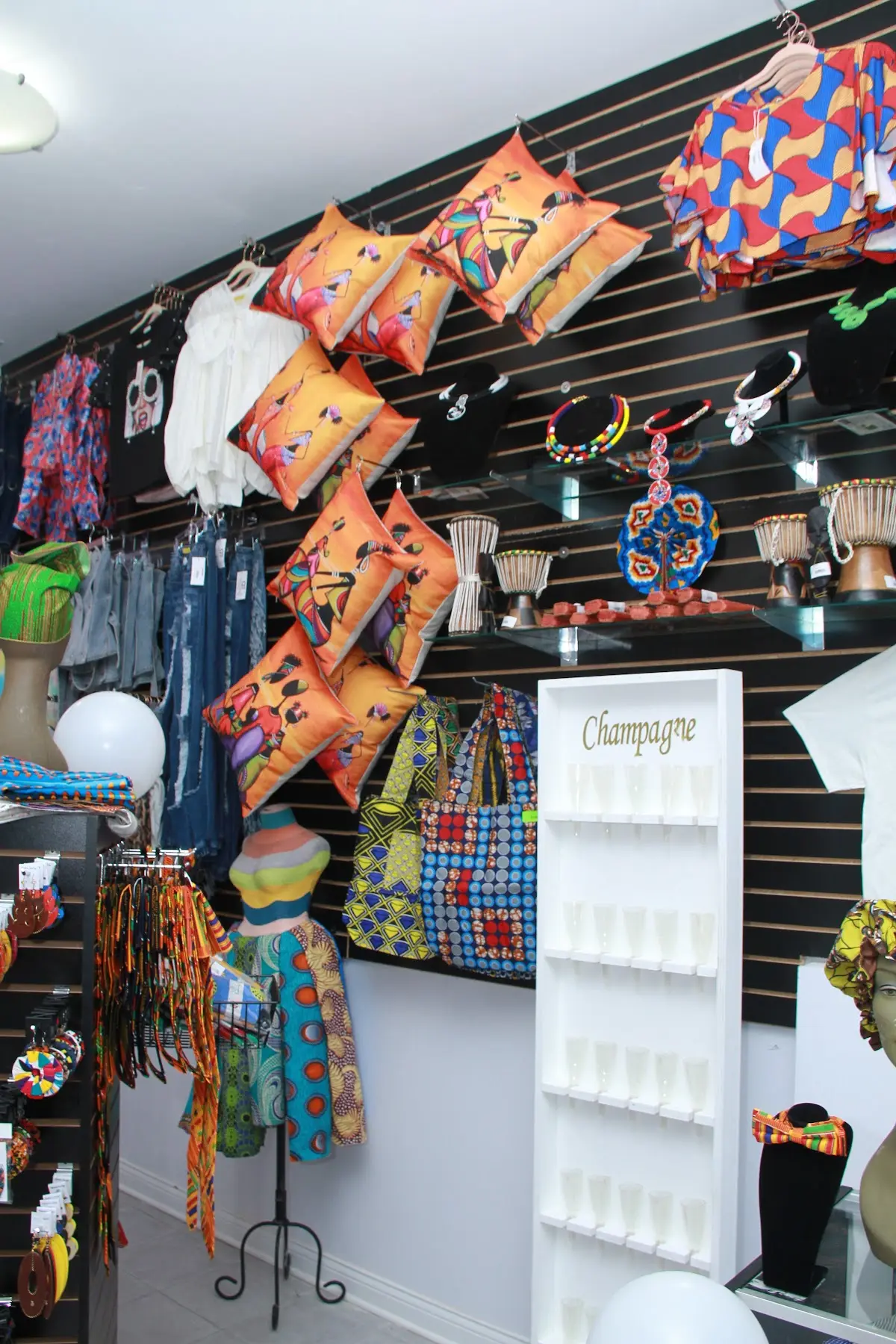 Tola's Creations Botanica, Wellness & Cultural Center — Reiki & Energy Medicine in W 71st St, Chicago