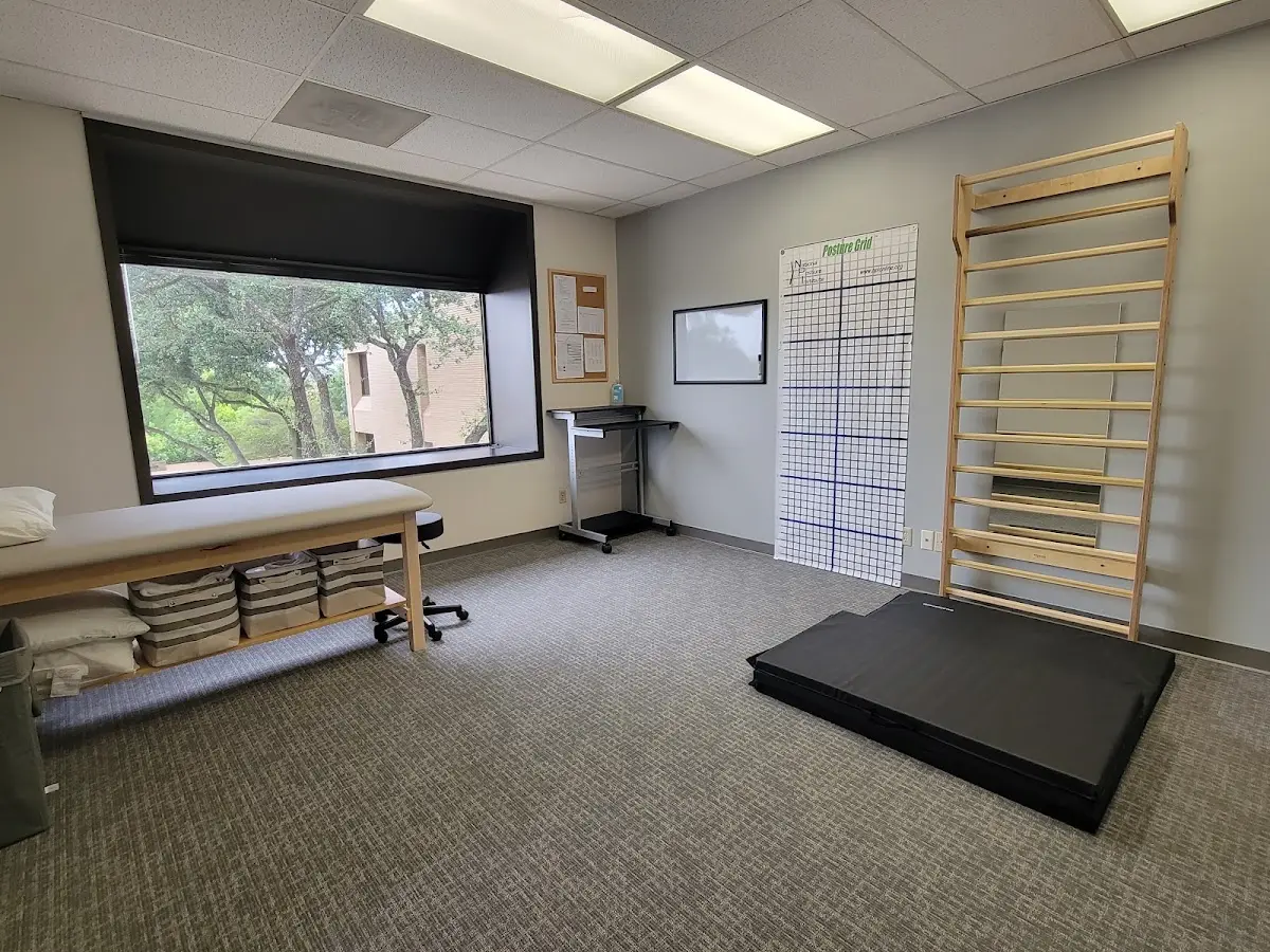 Align Physical Therapy, Dallas Office — Physical & Rehabilitation Therapy in Lyndon B Johnson Fwy, Dallas