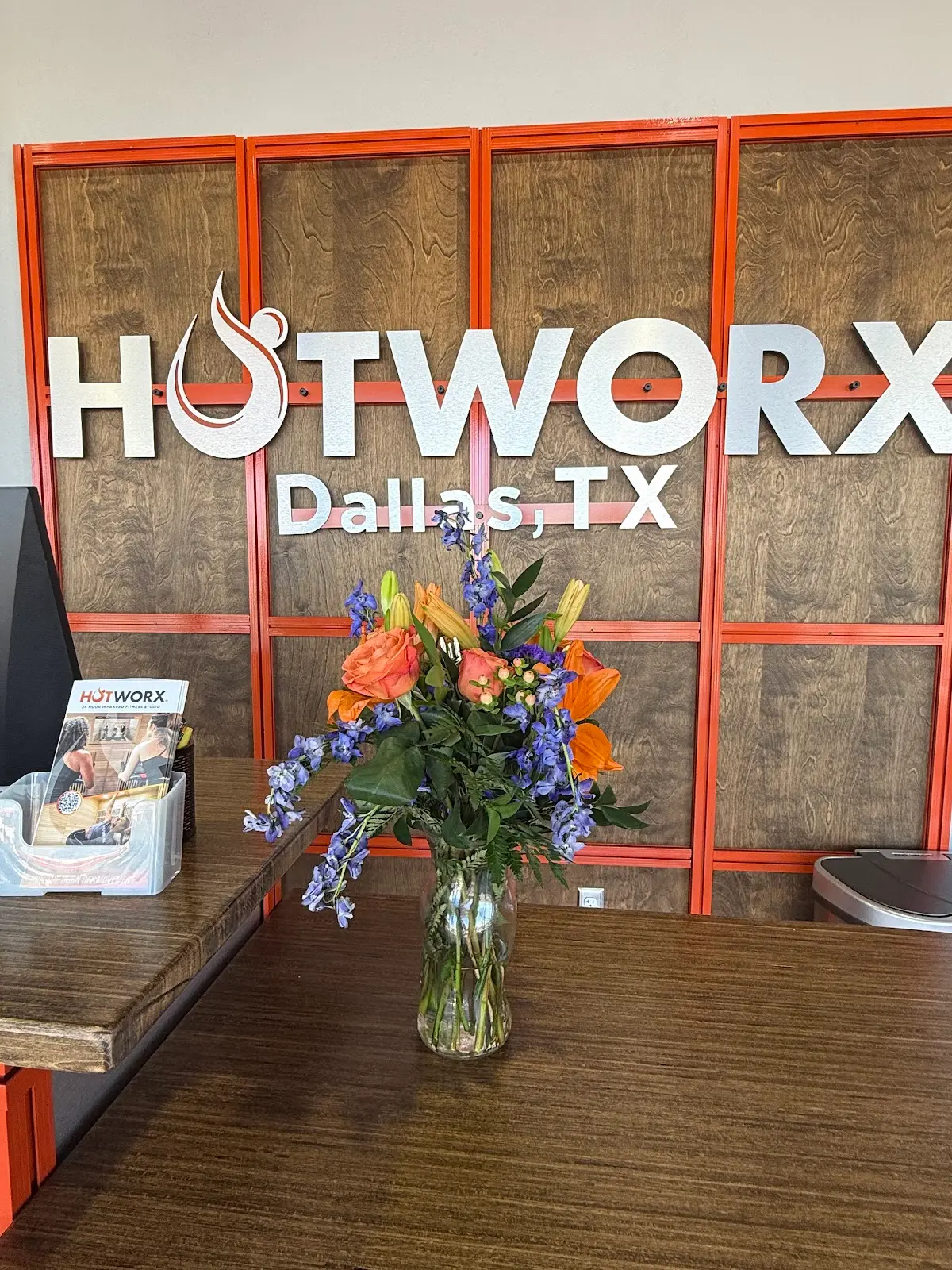 HOTWORX - Dallas, TX (Dallas Love Field) — Yoga, Tai Chi & Pilates in Inwood Rd #235, Dallas