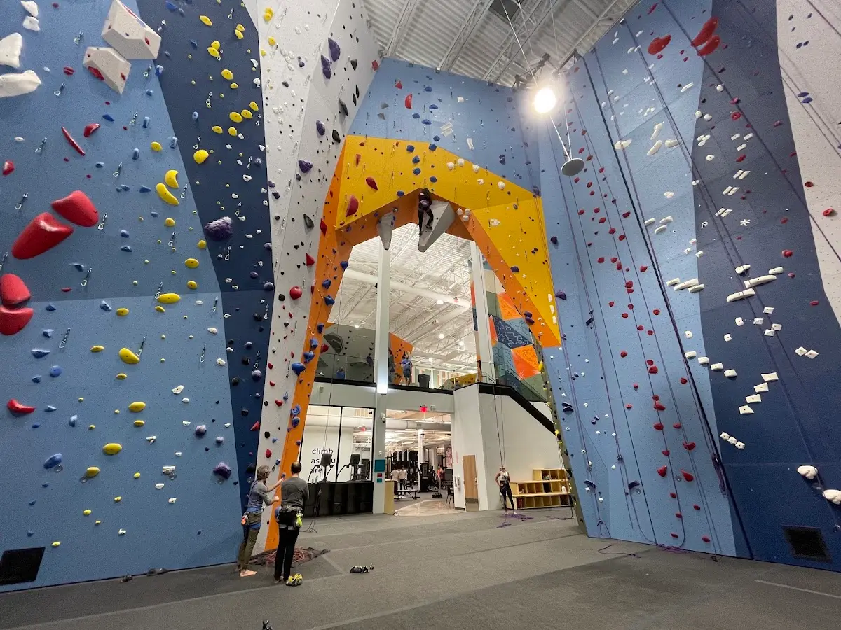 Movement Design District — Yoga, Tai Chi & Pilates in Glass St, Dallas
