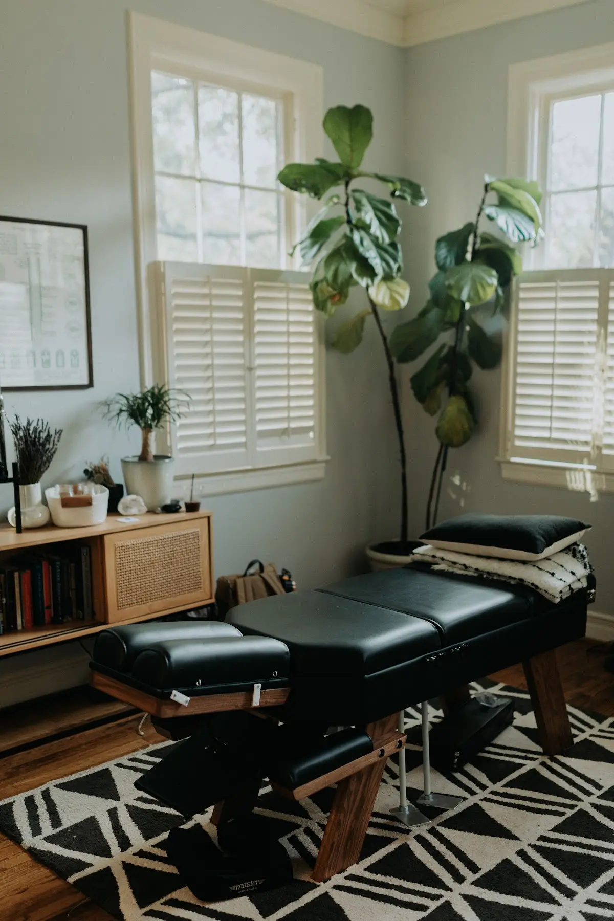 Rhythm Chiropractic — Chiropractic in Hood St, Dallas