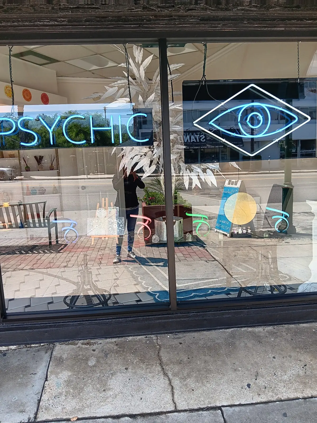 7 Chakra Apothecary & Tarot — Reiki & Energy Medicine in Ventura Blvd, Los Angeles