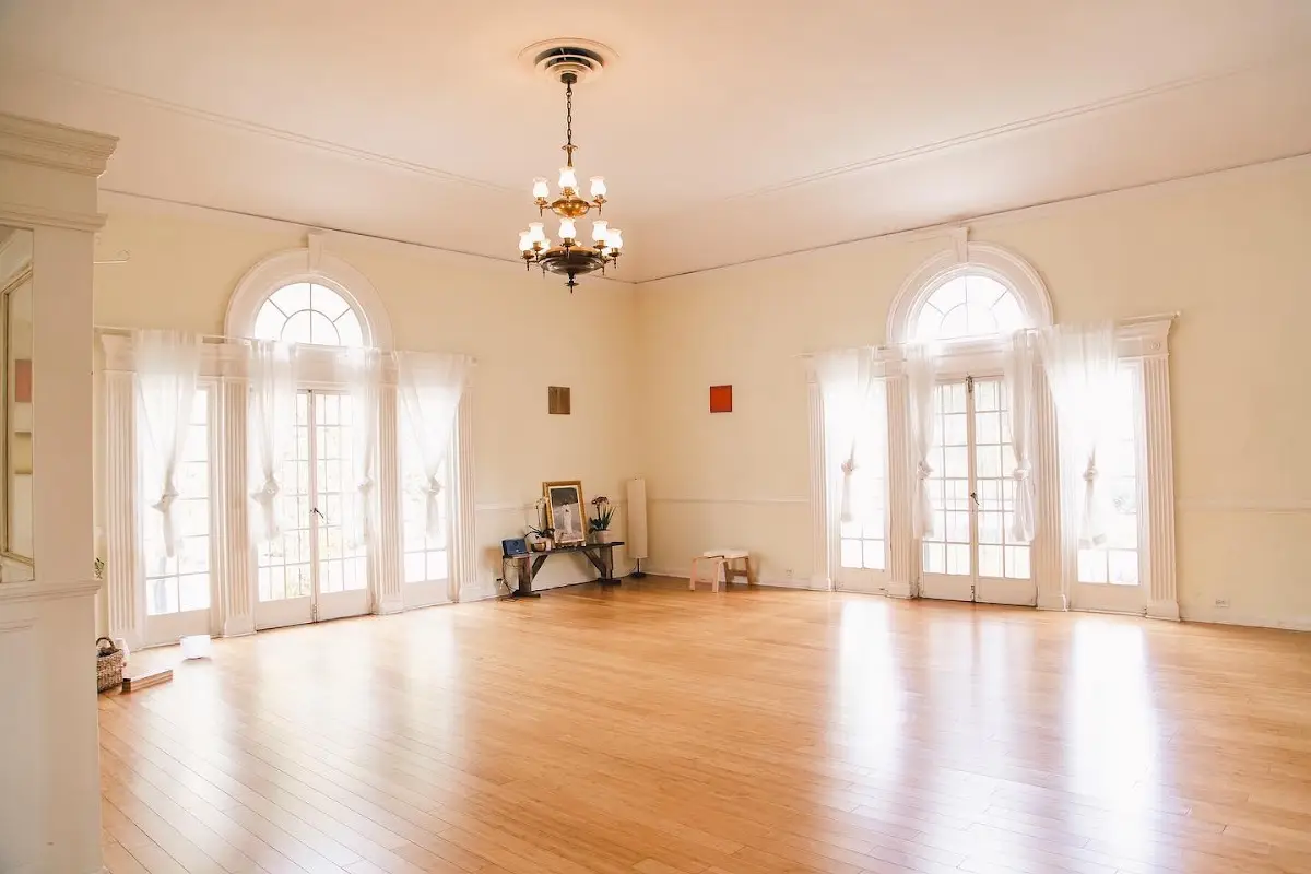 Art of Living Studio — Yoga, Tai Chi & Pilates in S Hoover St, Los Angeles
