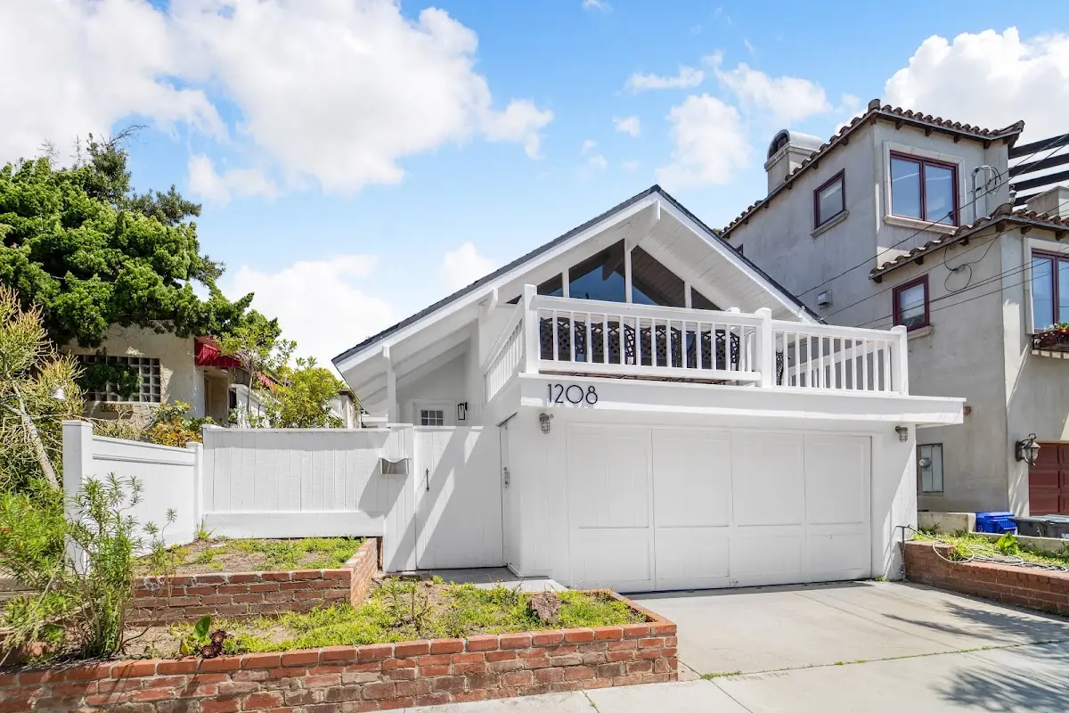 Clear Behavioral Health – Residential Mental Health Services in Manhattan Beach — Psychotherapy in Manhattan Beach, Los Angeles