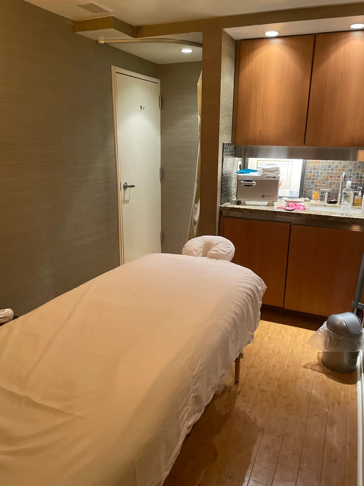 Cupping Los Angeles — Cupping Therapy in 2nd St, Los Angeles