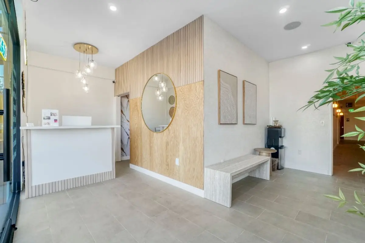 Elite Spa Wellness Center — Massage Therapy in Devonshire St, Los Angeles
