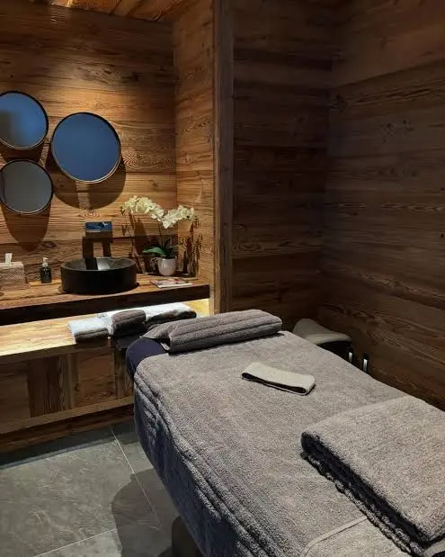 Elle Brooks SPA Massage — Massage Therapy in California Incline, Los Angeles