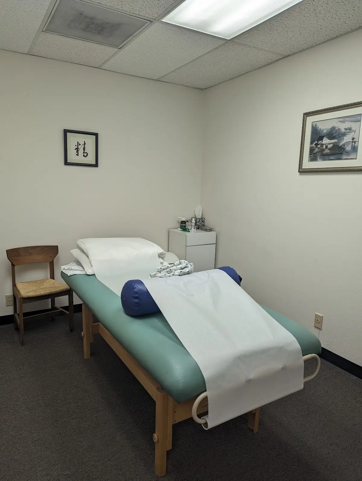 Lim's Acupuncture & Traditional Chinese Medicine — Acupuncture in Ventura Blvd Unit 220, Los Angeles