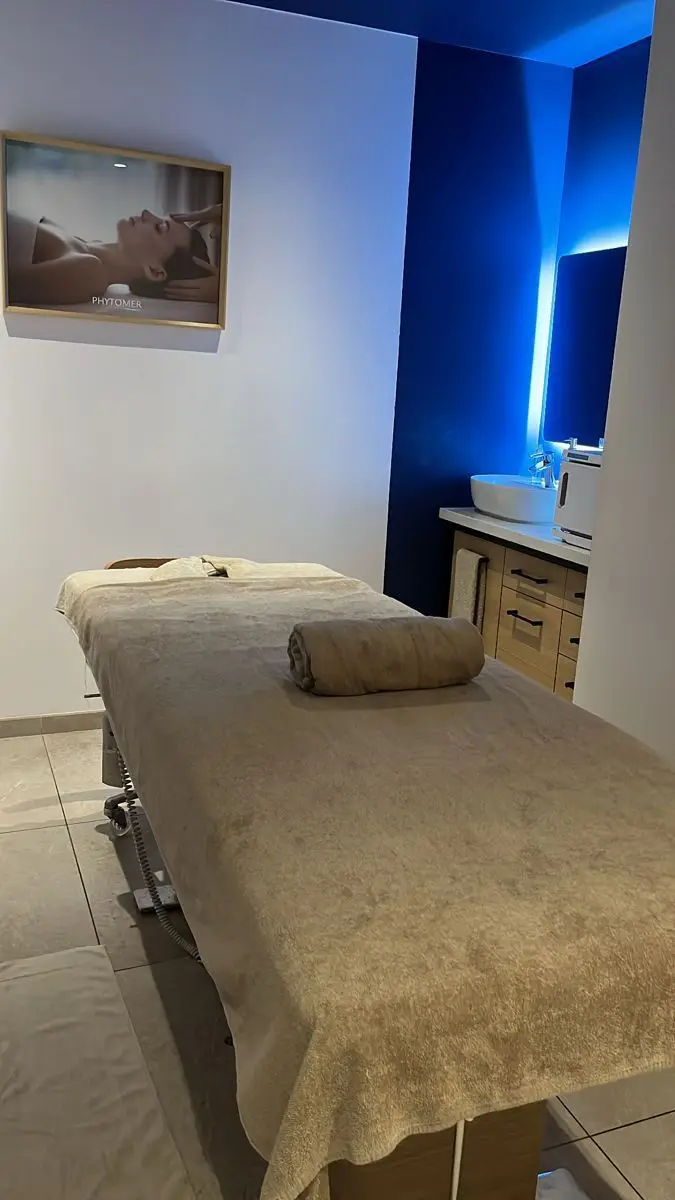 Lunareth massage & spa — Massage Therapy in S Figueroa St, Los Angeles