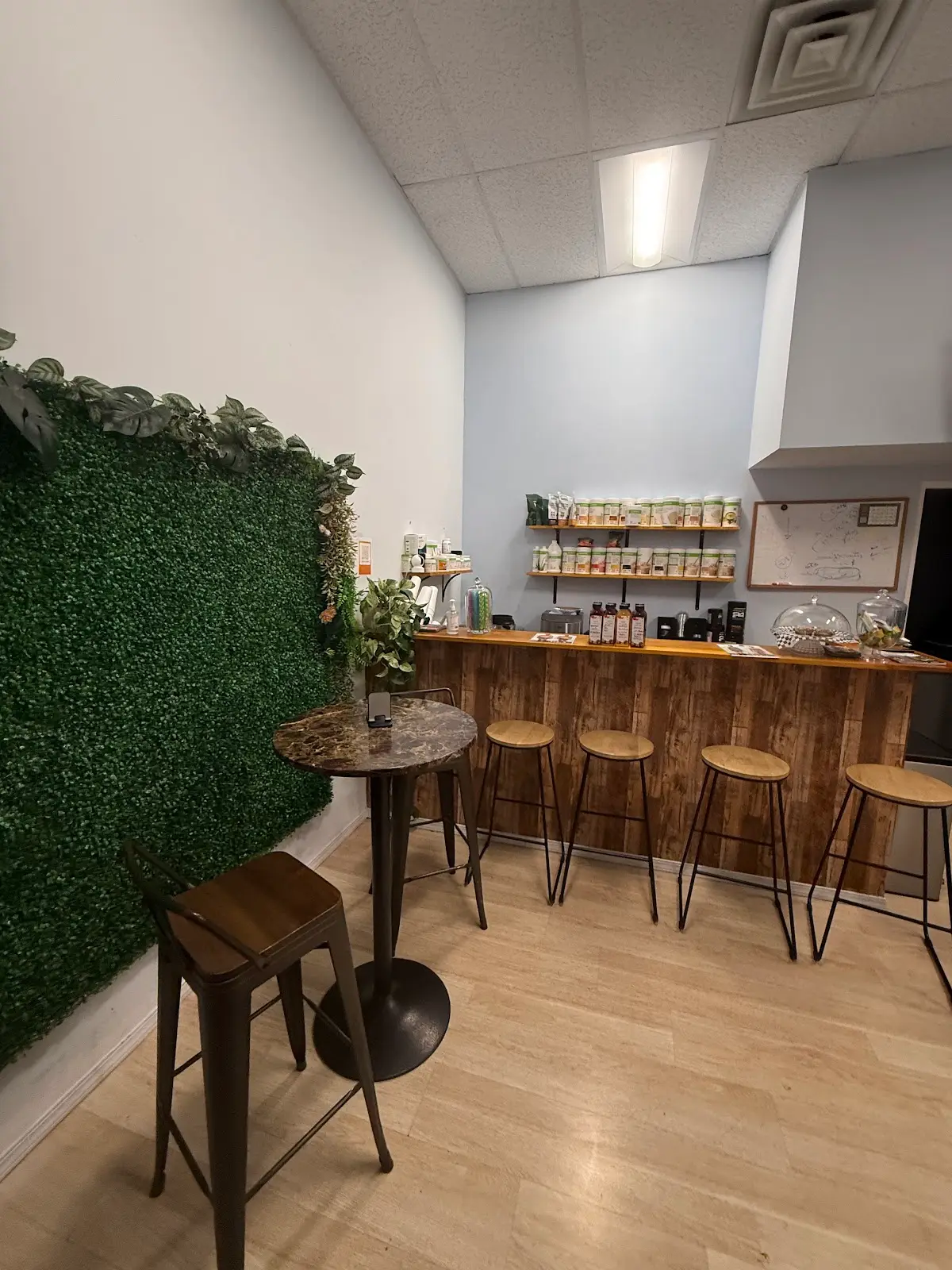 Mid City Fit Club — Diet & Nutrition in S Western Ave, Los Angeles