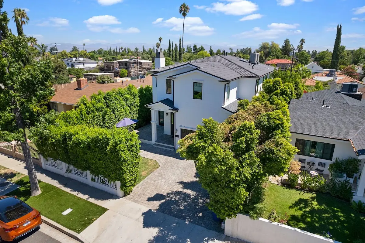 Montare Behavioral Health Center for Healing — Psychotherapy in Lindley Ave, Los Angeles