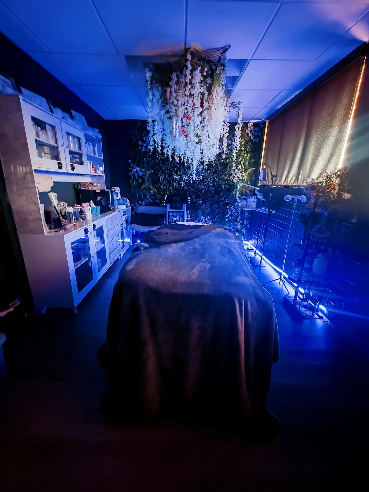 Relax Güey Massage Therapy — Massage Therapy in Victory Blvd #554, Los Angeles