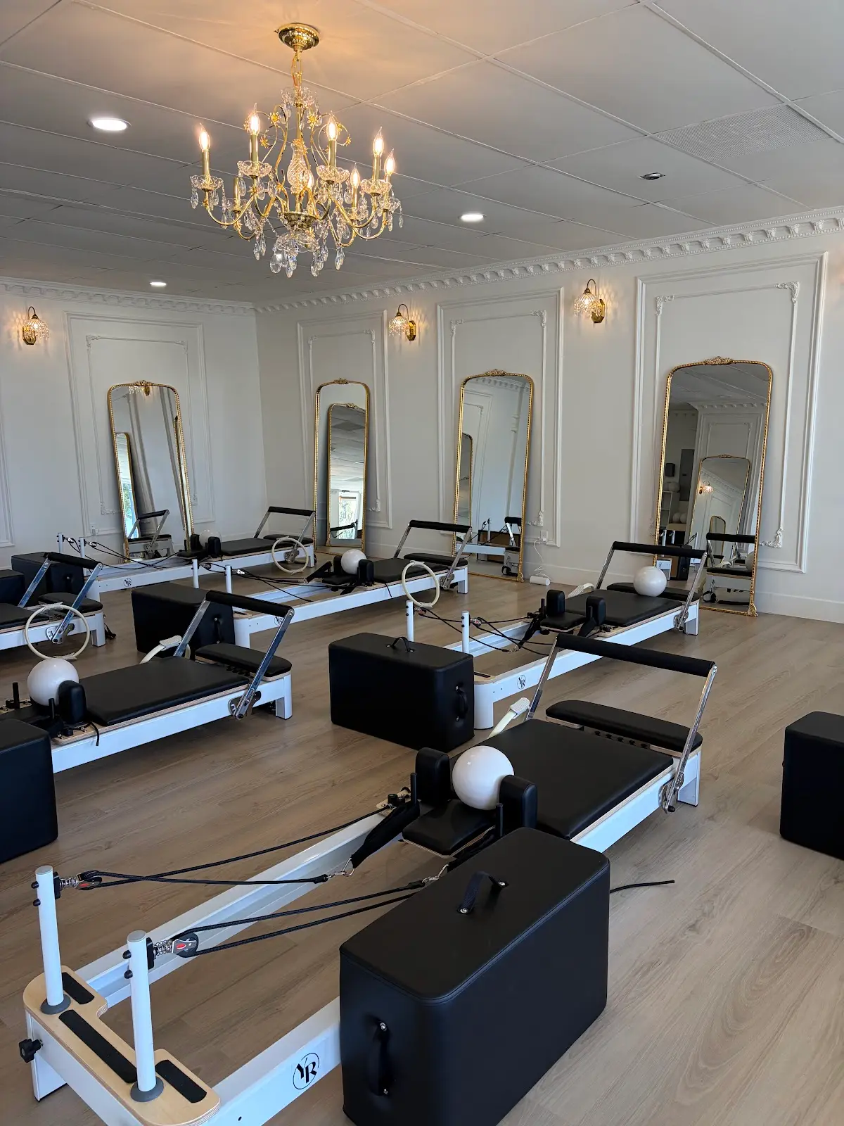 The Hamptons Pilates — Yoga, Tai Chi & Pilates in Avenida Del Norte, Los Angeles