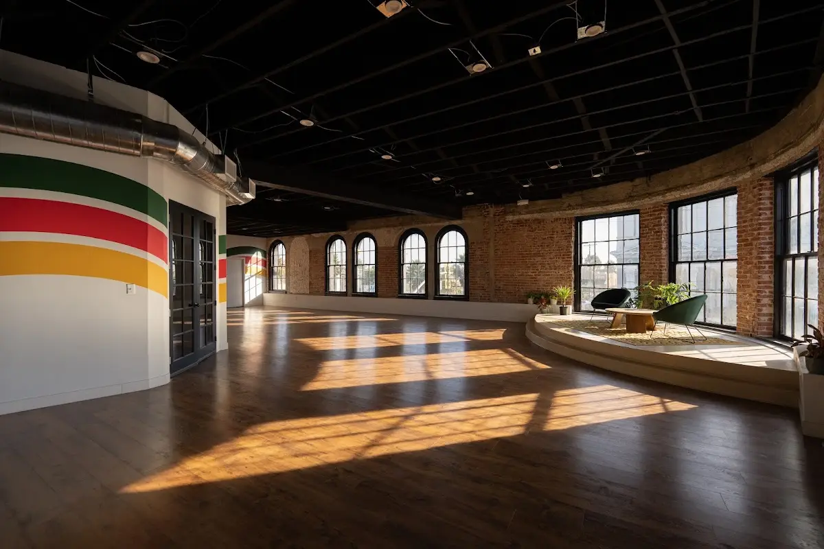 The WalkGood Yard — Yoga, Tai Chi & Pilates in W Pico Blvd, Los Angeles