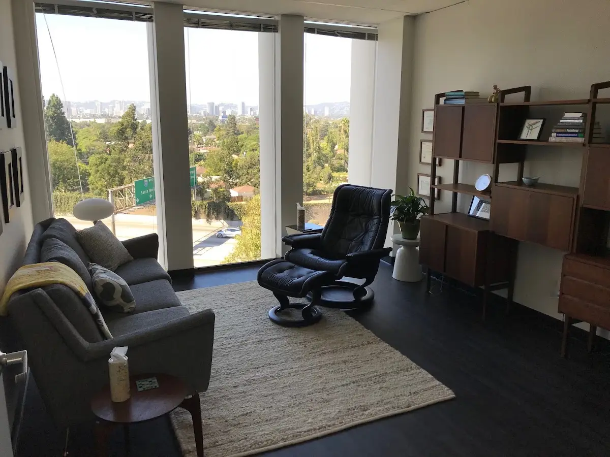 Therapy For Adults, Steven Reigns, LMFT — Psychotherapy in National Blvd, Los Angeles