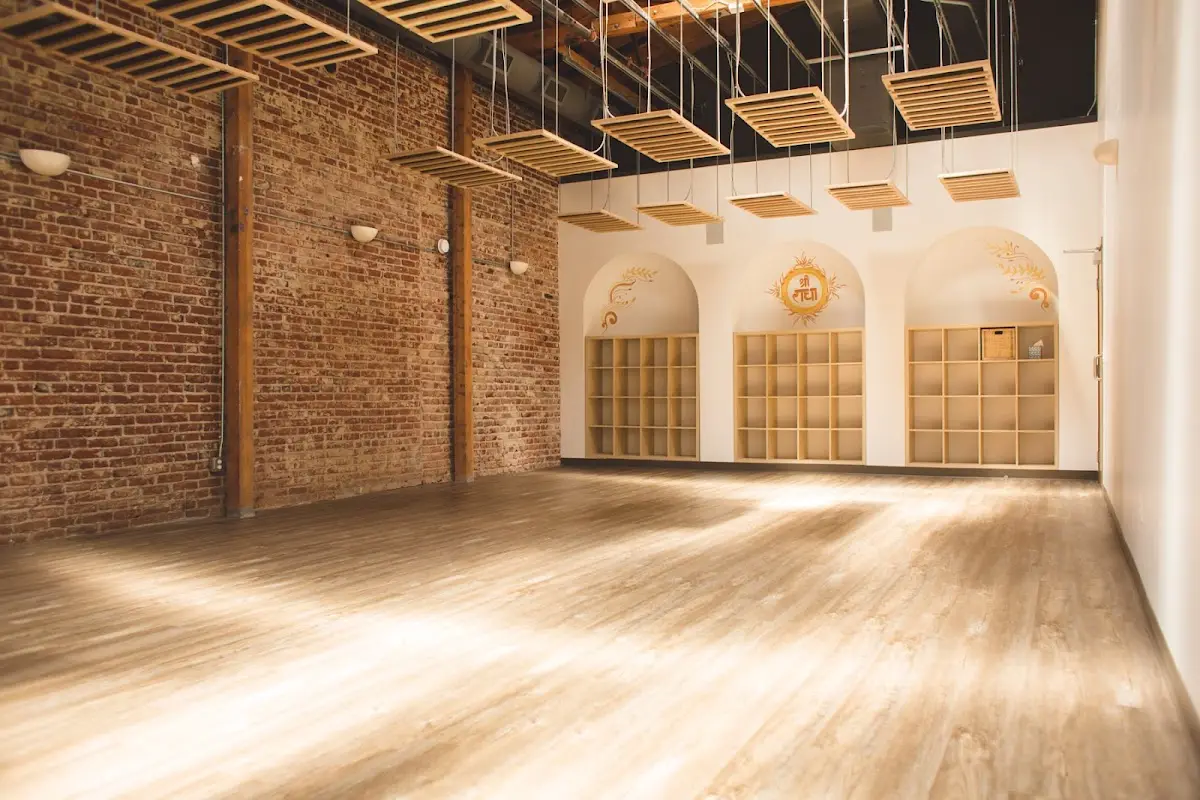 YOGA108 — Yoga, Tai Chi & Pilates in E 3rd St, Los Angeles