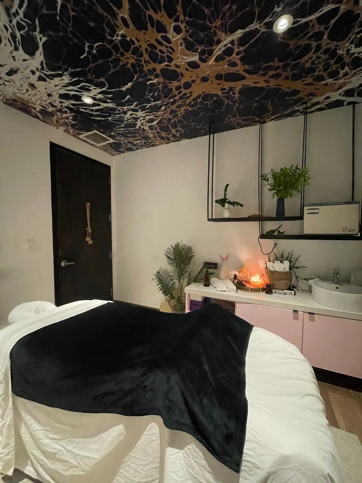 Island Massage Miami — Massage Therapy in NE 34th St, Miami
