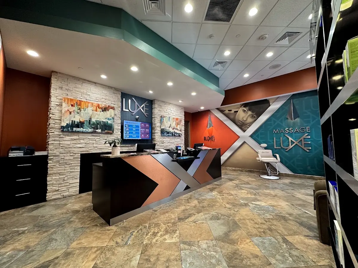 MassageLuXe — Massage Therapy in NE 3rd St, Miami