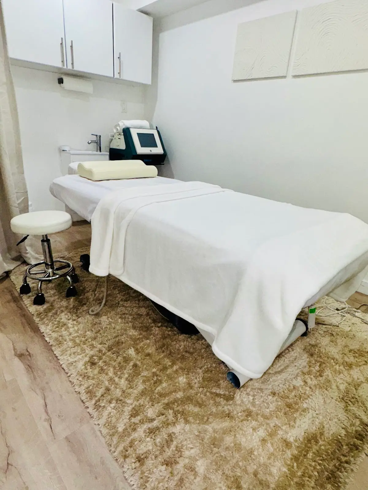 Unique Body Therapy — Massage Therapy in NW 107th Ave #33172, Miami