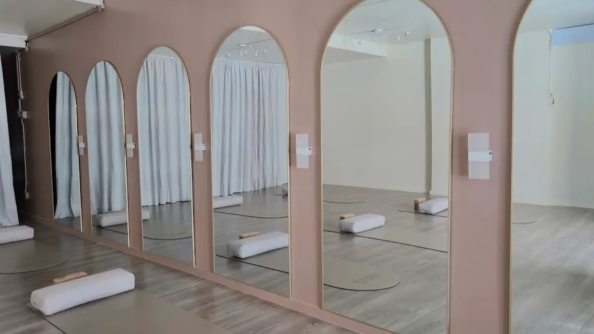Alma Yoga & Wellness Studio — Yoga, Tai Chi & Pilates in W 39th St 5th FL, New York