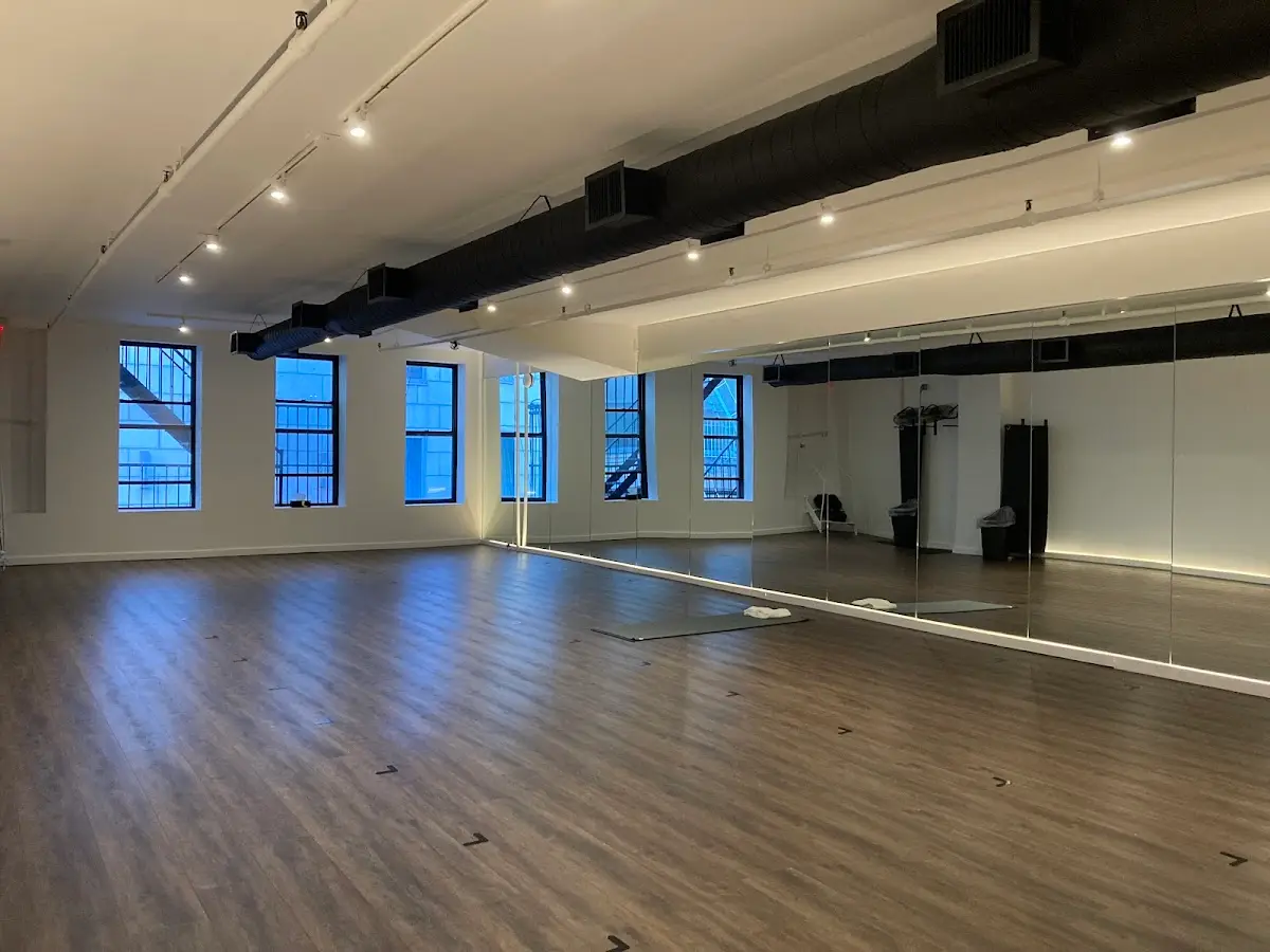 ID Hot Yoga - FIDI — Yoga, Tai Chi & Pilates in Fulton St, New York