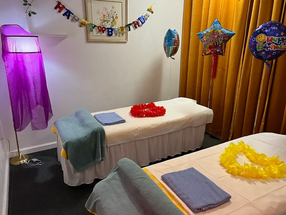 Lavender Body Relax & Foot Rub — Massage Therapy in 3rd Ave, New York