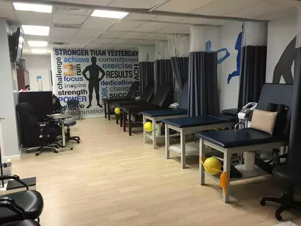 Quantum Physical Therapy & Chiropractic Care, PLLC: Dr. Jason Birnhak — Chiropractic in Valley Stream, New York