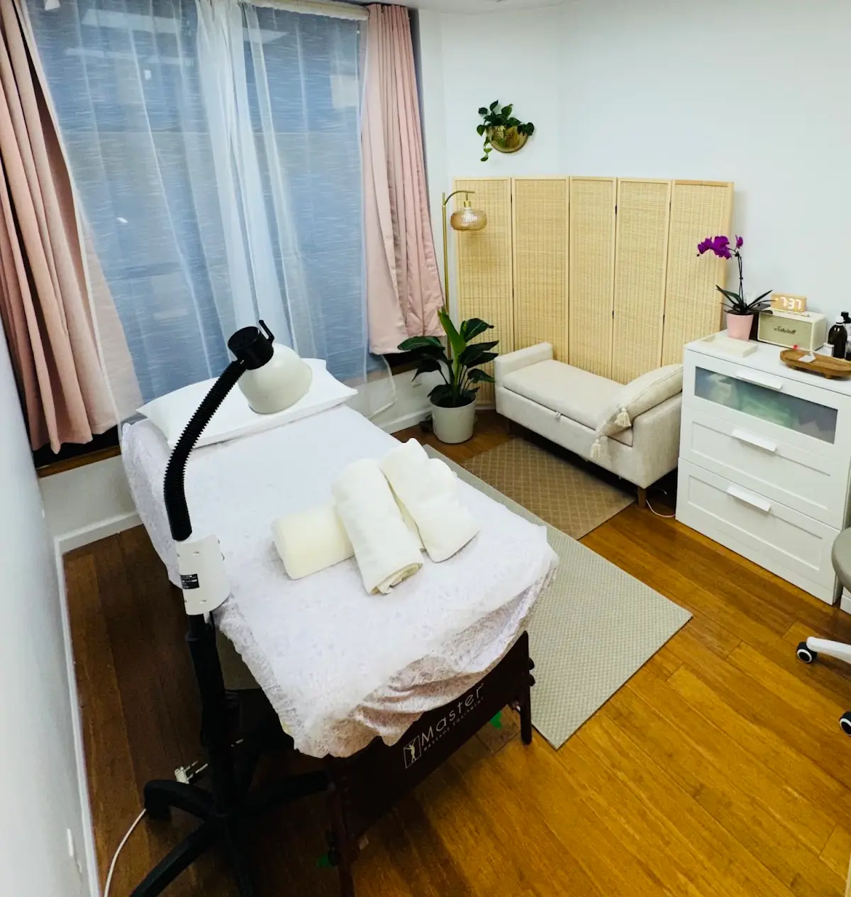 Winnie Chan Acupuncture — Acupuncture in W 37th St, New York