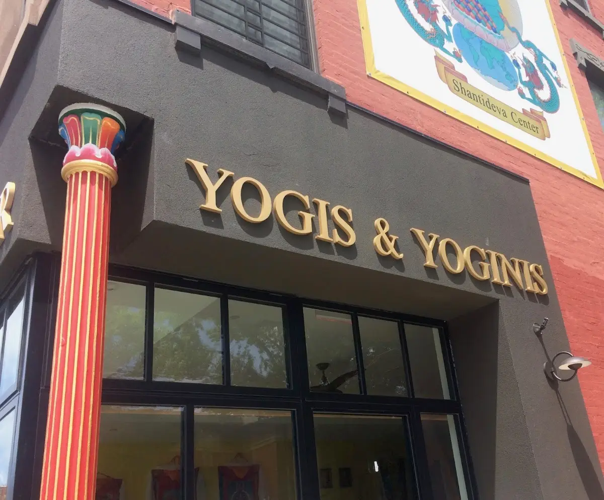Yogis & Yoginis — Yoga, Tai Chi & Pilates in 6th Ave, New York