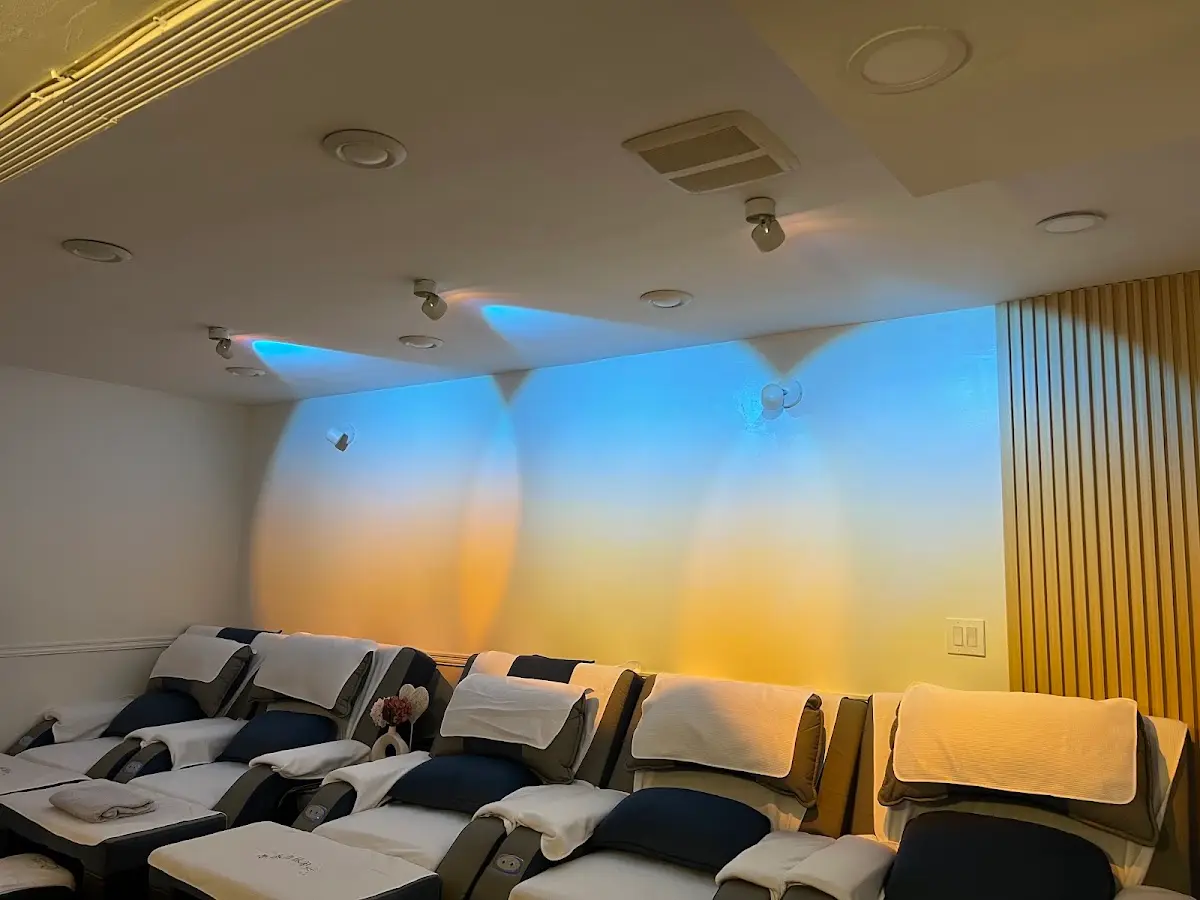 Youhuoli Spa — Massage Therapy in 57th St Bsmt, New York