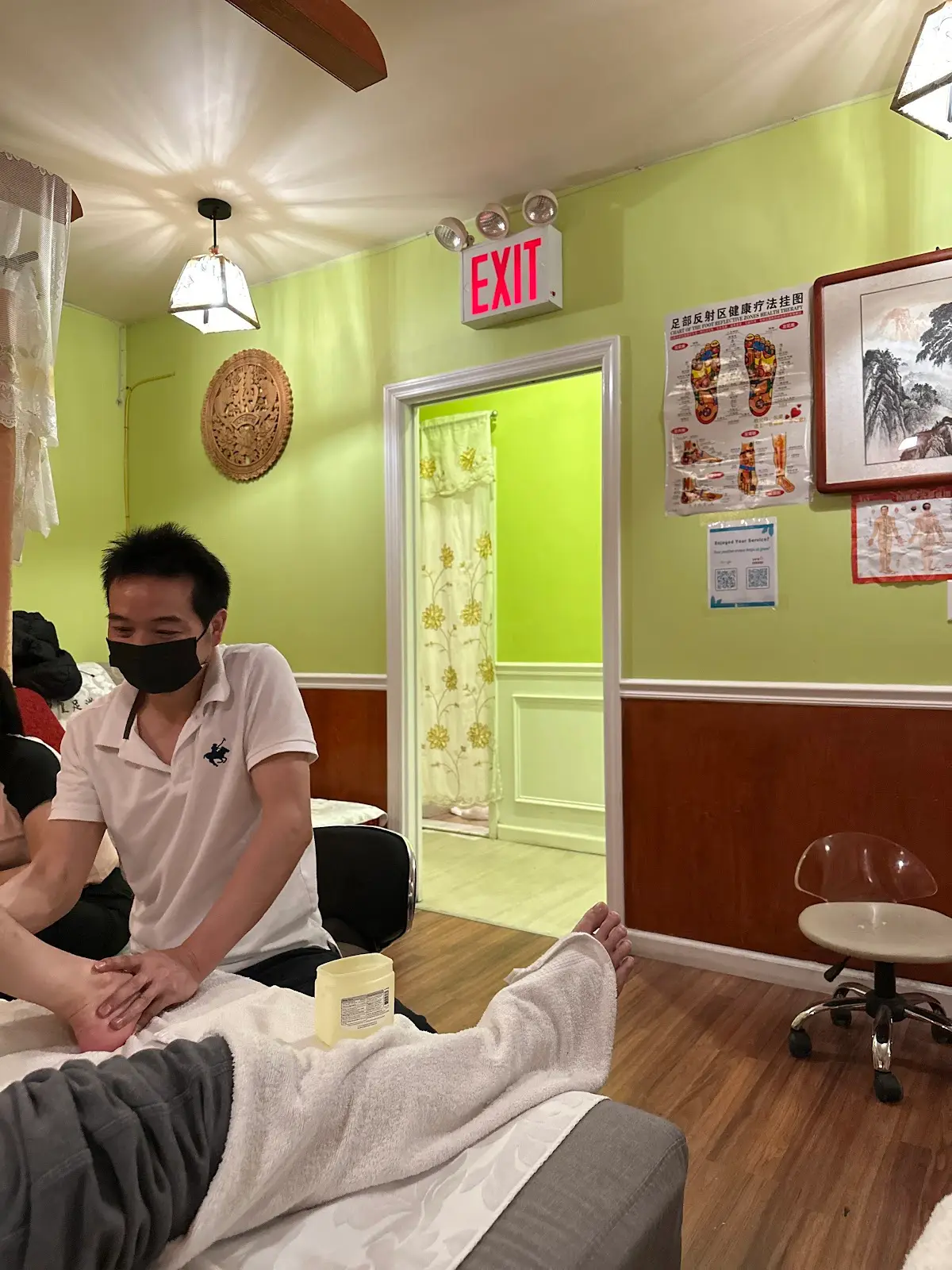 Zhong Huang Massage Spa 中皇 — Massage Therapy in -89 Roosevelt Ave 3rd floor, New York