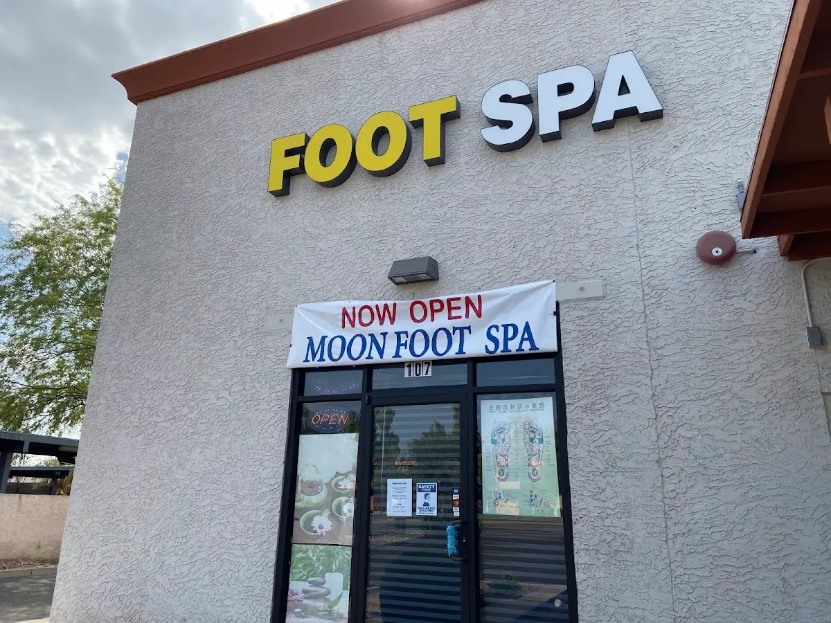 Moon Massage & Foot Spa — Massage Therapy in Next to Discount Aquarium, Phoenix