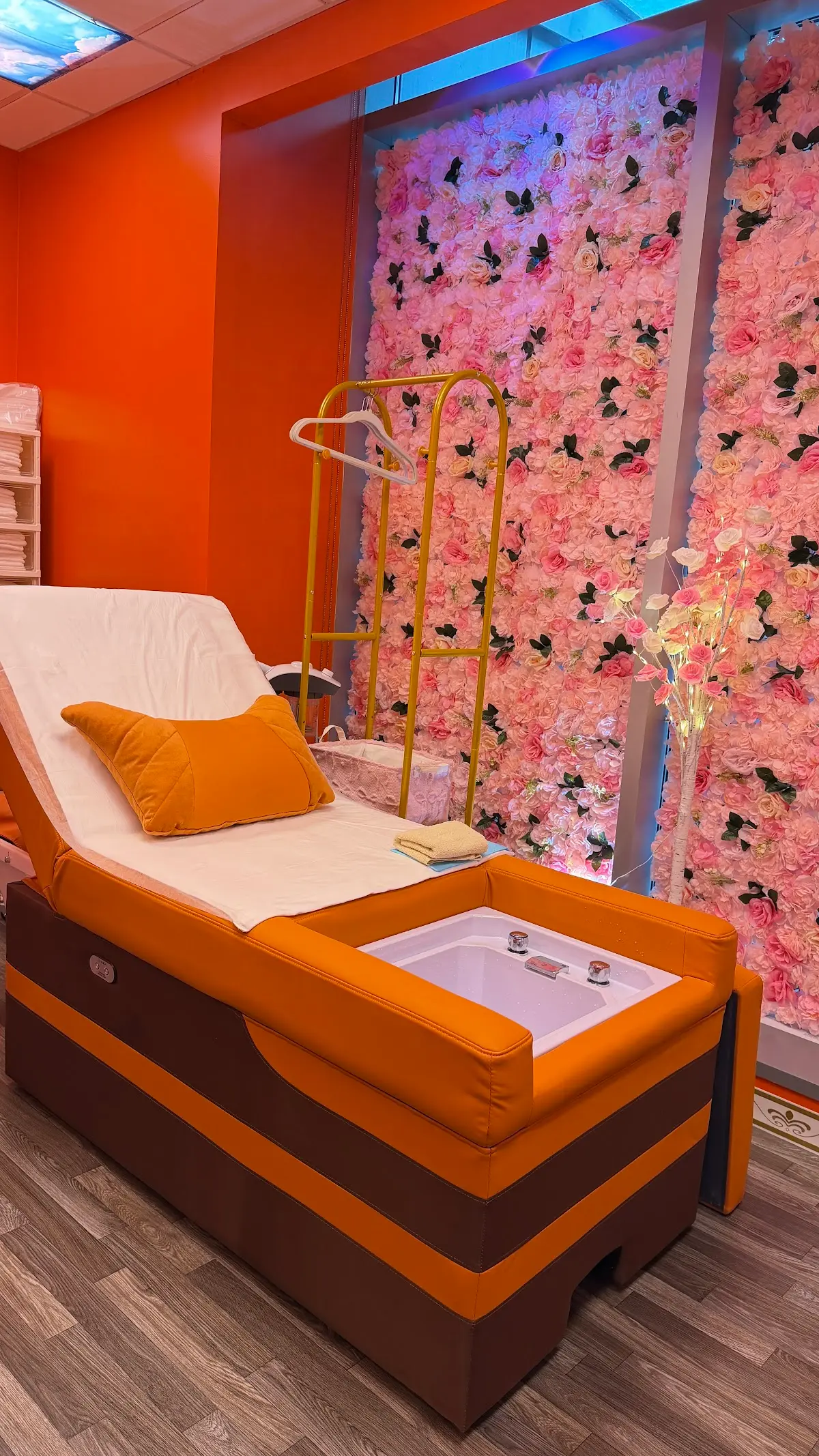Dana Head Spa — Massage Therapy in Sola Salon, Seattle