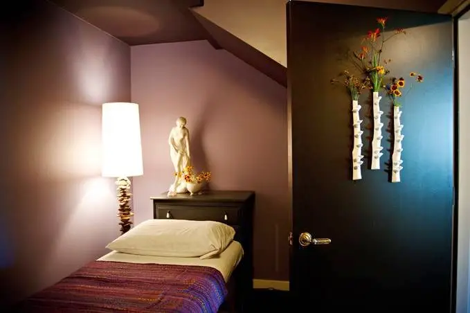 Inner Renewal and The Healthy Path — Acupuncture in E Madison St, Seattle
