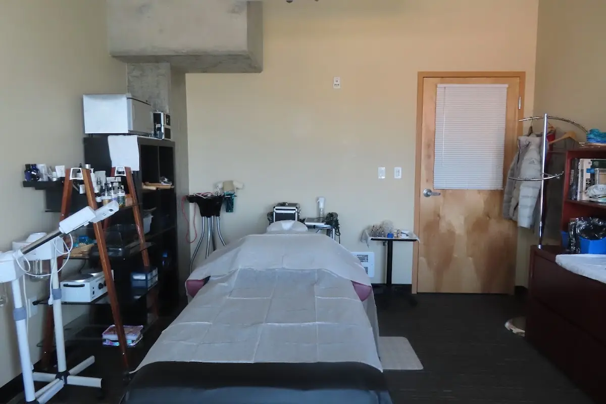 Londyn Rayne Therapy — Massage Therapy in Airport Wy S Ste 718, Seattle