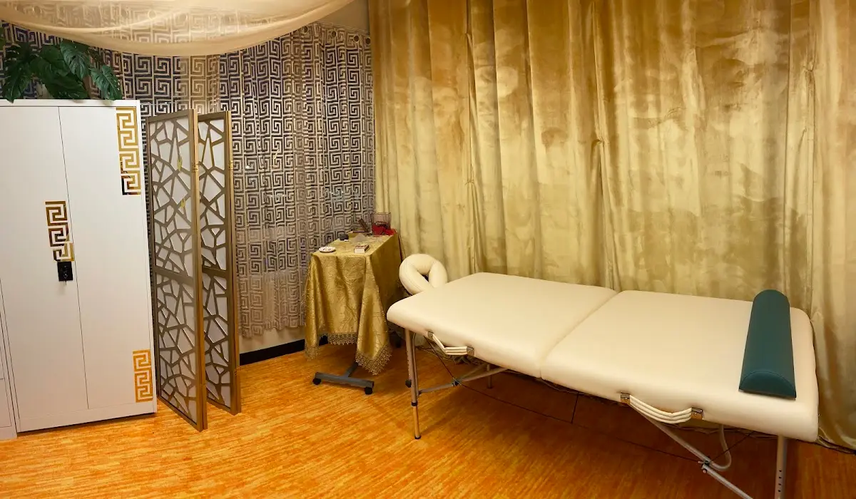 Prime LifeHealth Solutions - Holistic Health & Life Transformation Seattle Center — Reiki & Energy Medicine in Airport Wy S Ste 730, Seattle