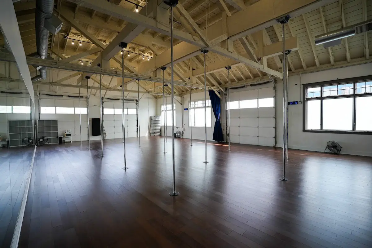Raven Studios — Yoga, Tai Chi & Pilates in 1st Ave S, Seattle